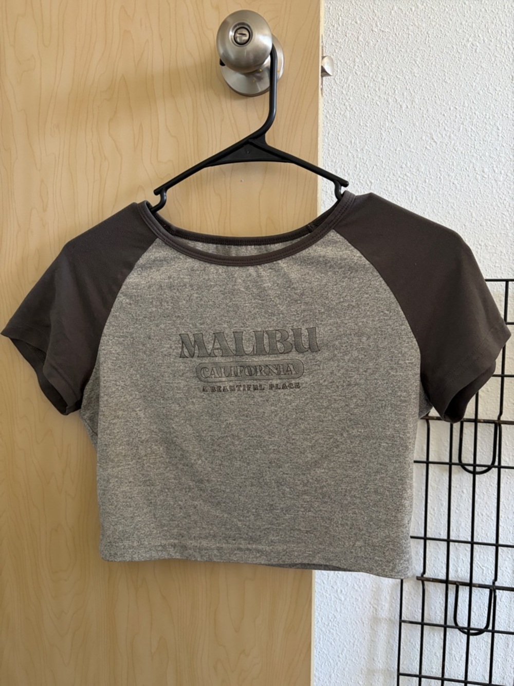 SHEIN Gray & Charcoal Raglan Malibu Crop Top